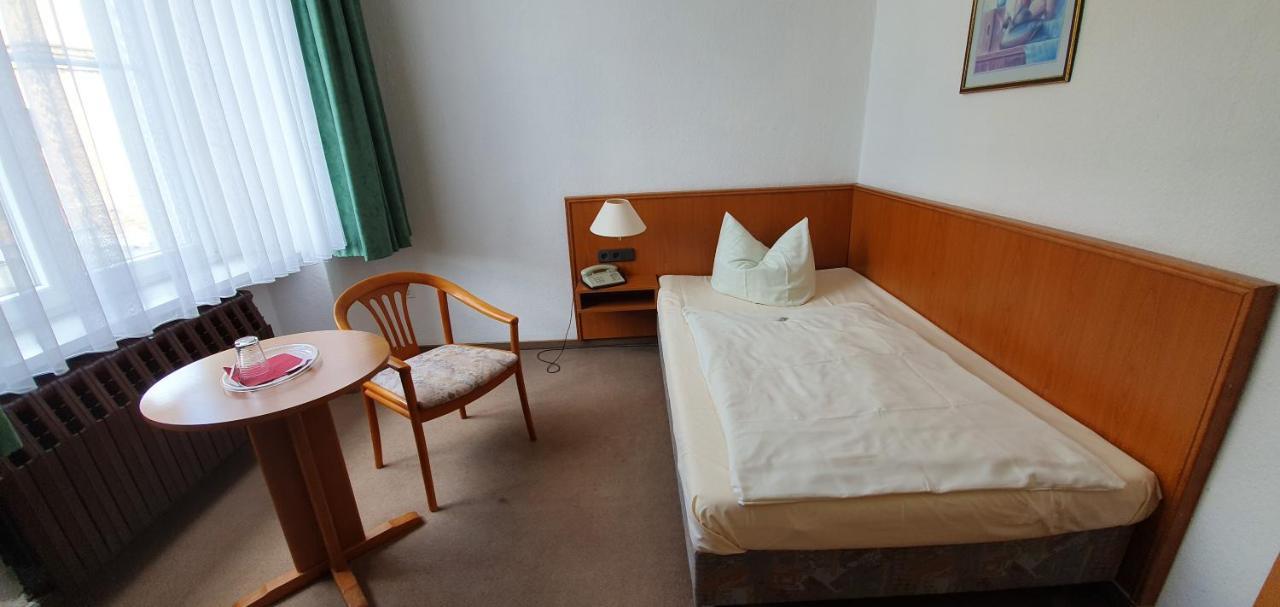 Hotel "Stadt Koethen" Koethen  Exteriör bild